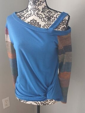 SHEIN Royal Blue Top with Contrast Trim
